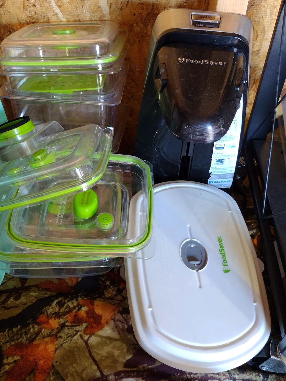 White and Green Vacuum Sealer Container Set